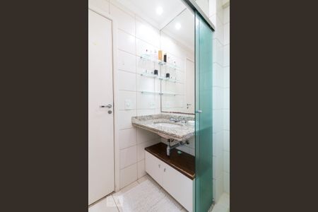 Apartamento à venda com 134m², 4 quartos e 4 vagasBanheiro quarto 4 suíte