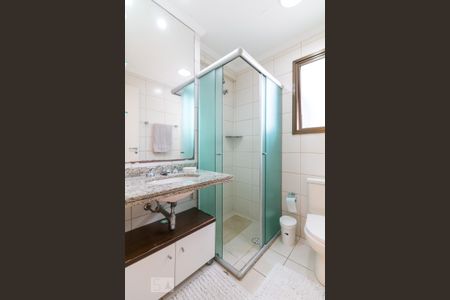 Apartamento à venda com 134m², 4 quartos e 4 vagasBanheiro quarto 4 suíte