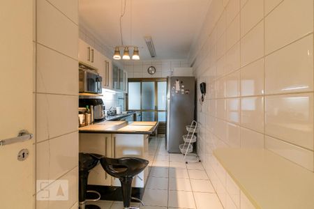 Apartamento à venda com 134m², 4 quartos e 4 vagasCozinha