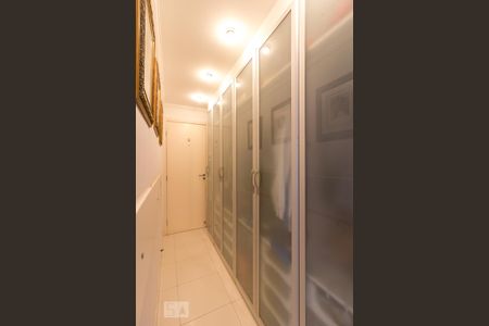 Apartamento à venda com 134m², 4 quartos e 4 vagasQuarto 4 suíte - armários