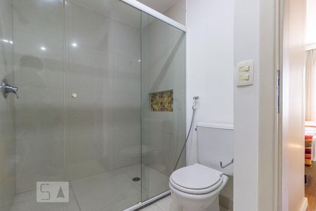 Banheiro de kitnet/studio para alugar com 1 quarto, 39m² em Alphaville Industrial, Barueri