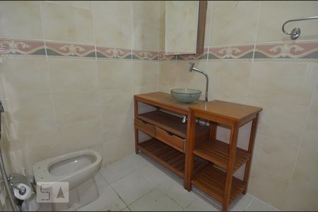 Apartamento para alugar com 80m², 3 quartos e sem vagaBanheiro social