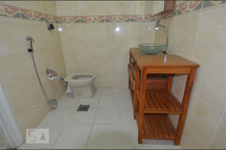 Apartamento para alugar com 80m², 3 quartos e sem vagaBanheiro social