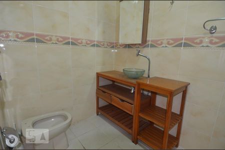 Apartamento para alugar com 80m², 3 quartos e sem vagaBanheiro social