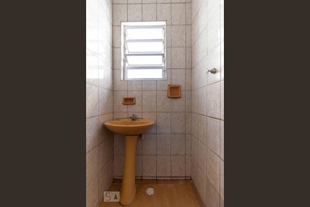 Banheiro de casa para alugar com 2 quartos, 100m² em Vila Bancária, São Paulo