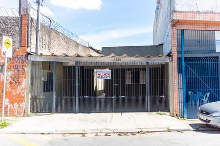 Casa para alugar com 100m², 2 quartos e 1 vagaFachada
