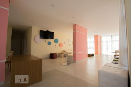 Apartamento para alugar com 47m², 2 quartos e 1 vaga Apartamento para alugar com 47m², 2 quartos e 1 vagaÁrea comum - Salão de Festas