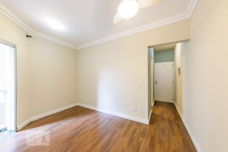 Sala de apartamento para alugar com 1 quarto, 45m² em Cambuí, Campinas