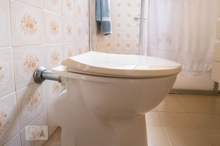 Casa à venda com 102m², 2 quartos e 2 vagasBanheiro