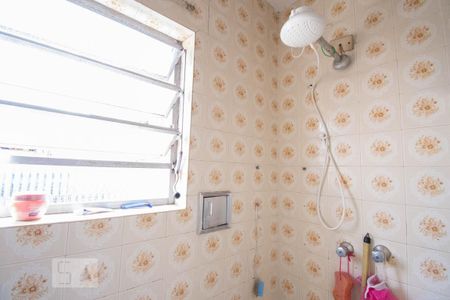 Casa à venda com 102m², 2 quartos e 2 vagasBanheiro