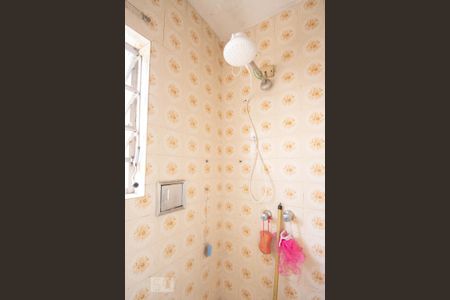 Casa à venda com 102m², 2 quartos e 2 vagasBanheiro