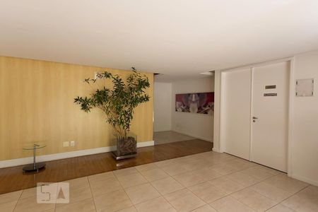 Apartamento para alugar com 270m², 3 quartos e 4 vagasHall social