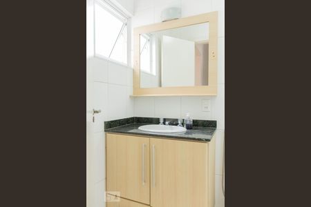 Casa à venda com 100m², 3 quartos e 2 vagasBanheiro