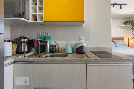 Cozinha de kitnet/studio para alugar com 1 quarto, 35m² em Real Parque, São Paulo