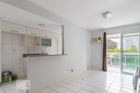 Sala de apartamento para alugar com 2 quartos, 70m² em Recreio dos Bandeirantes, Rio de Janeiro