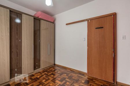 Quarto 1 de apartamento para alugar com 2 quartos, 60m² em Passo da Areia, Porto Alegre