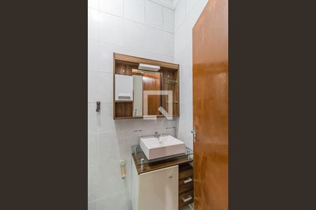 Casa à venda com 190m², 2 quartos e 2 vagasBanheiro da Suite