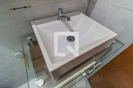 Casa à venda com 190m², 2 quartos e 2 vagasBanheiro da Suite - Pia