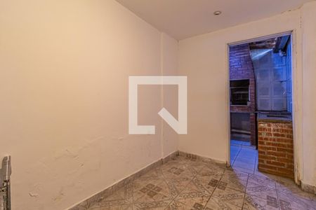 Casa à venda com 190m², 2 quartos e 2 vagasQuarto de Serviço