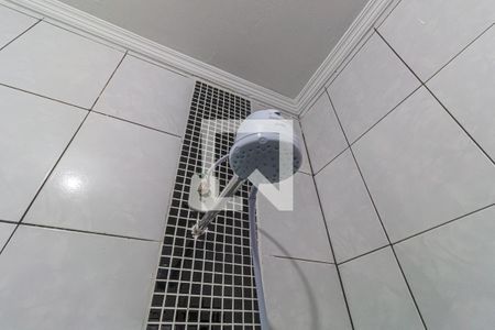 Casa à venda com 190m², 2 quartos e 2 vagasBanheiro - Chuveiro