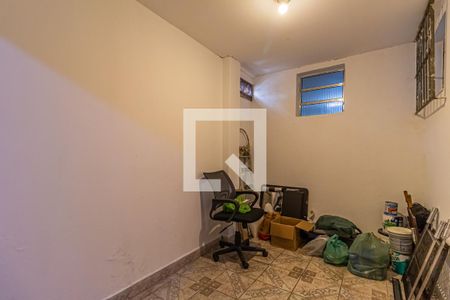 Casa à venda com 190m², 2 quartos e 2 vagasQuarto de Serviço