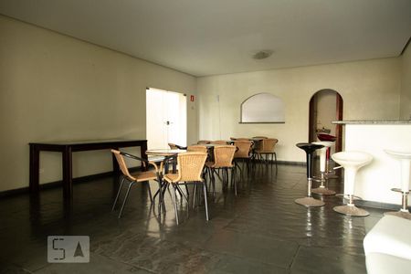 Apartamento à venda com 80m², 2 quartos e 1 vagaSalão de festas