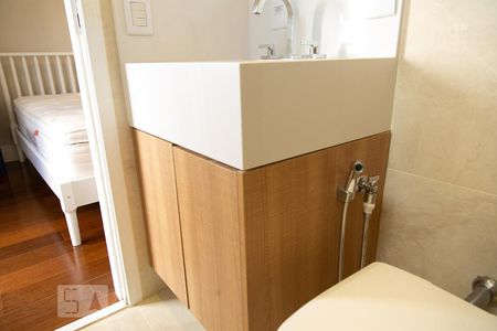 Apartamento à venda com 80m², 2 quartos e 1 vagaBanheiro suíte