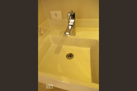 Lavabo/Banheiro de apartamento à venda com 2 quartos, 80m² em Indianópolis, São Paulo