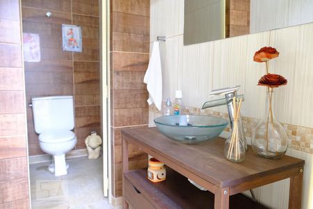 Casa à venda com 500m², 3 quartos e 2 vagasÁrea externa - banheiro