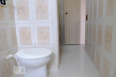 Casa à venda com 500m², 3 quartos e 2 vagasBanheiro da suíte segundo andar