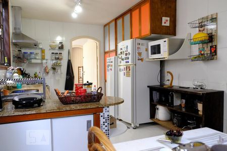 Casa à venda com 500m², 3 quartos e 2 vagasCozinha