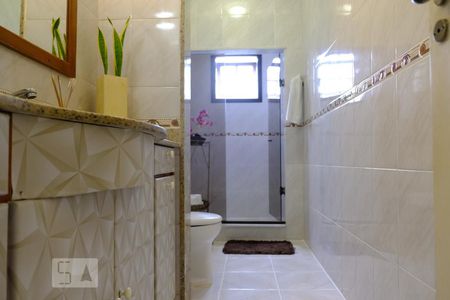 Casa à venda com 500m², 3 quartos e 2 vagasBanheiro social