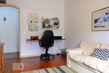 Casa à venda com 500m², 3 quartos e 2 vagasEscritório