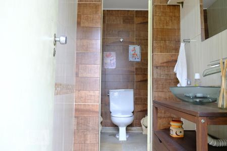 Casa à venda com 500m², 3 quartos e 2 vagasÁrea externa - banheiro