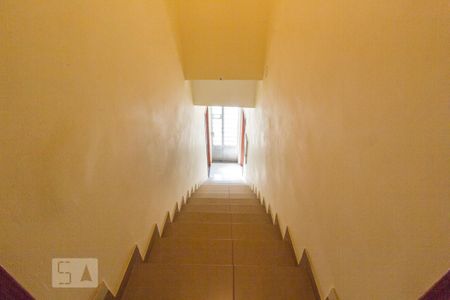 Studio para alugar com 38m², 1 quarto e 1 vaga Studio para alugar com 38m², 1 quarto e 1 vagaEscada