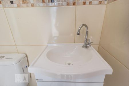 Banheiro de kitnet/studio para alugar com 1 quarto, 38m² em Céu Azul, Belo Horizonte