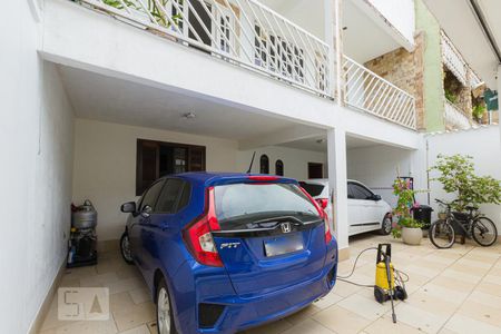 Casa à venda com 240m², 3 quartos e 3 vagas Casa à venda com 240m², 3 quartos e 3 vagasGaragem