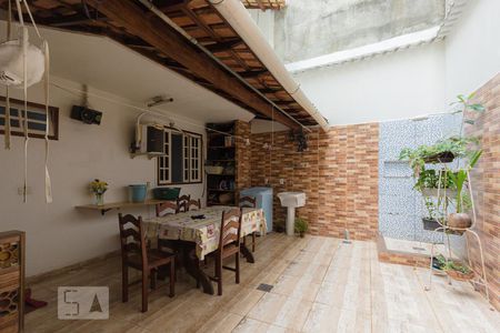 Casa à venda com 240m², 3 quartos e 3 vagas Casa à venda com 240m², 3 quartos e 3 vagasEspaço Gourmet/Lavanderia