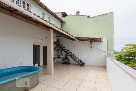Casa à venda com 240m², 3 quartos e 3 vagas Casa à venda com 240m², 3 quartos e 3 vagasÁrea Externa