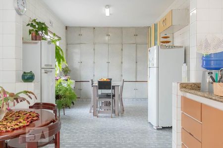 Casa à venda com 220m², 3 quartos e 3 vagasCozinha