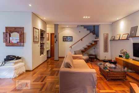 Sala de casa à venda com 3 quartos, 226m² em Parque Colonial, São Paulo