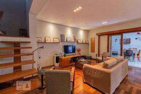 Sala de casa à venda com 3 quartos, 226m² em Parque Colonial, São Paulo