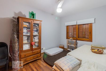 Casa à venda com 226m², 3 quartos e 2 vagasQuarto