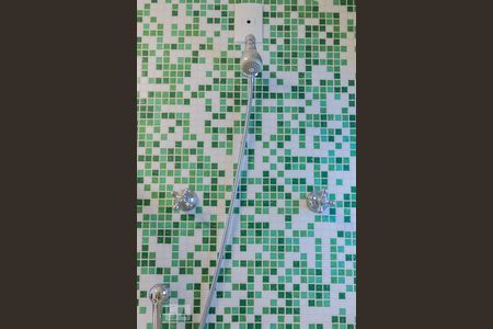 Casa à venda com 226m², 3 quartos e 2 vagasChuveiro