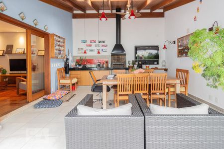 Casa à venda com 226m², 3 quartos e 2 vagasÁrea Externa