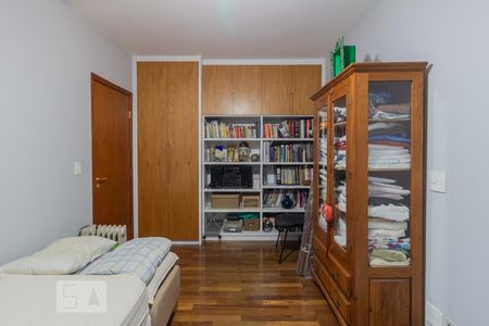 Casa à venda com 226m², 3 quartos e 2 vagasQuarto