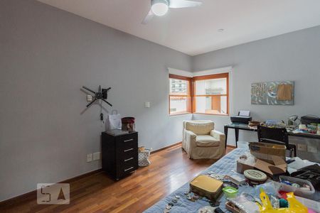 Casa à venda com 226m², 3 quartos e 2 vagasSuíte 2