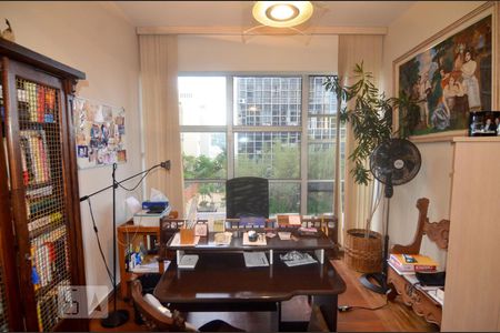 Apartamento à venda com 200m², 4 quartos e 2 vagas Apartamento à venda com 200m², 4 quartos e 2 vagasQuarto 3