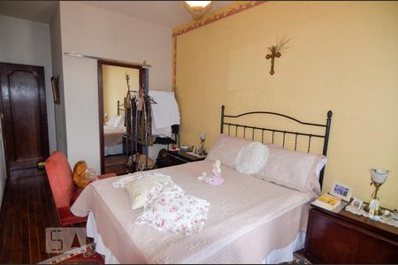 Apartamento à venda com 200m², 4 quartos e 2 vagas Apartamento à venda com 200m², 4 quartos e 2 vagasQuarto 2