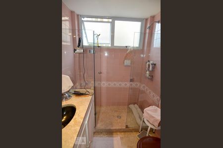 Apartamento à venda com 200m², 4 quartos e 2 vagas Apartamento à venda com 200m², 4 quartos e 2 vagasBanheiro do Quarto 2